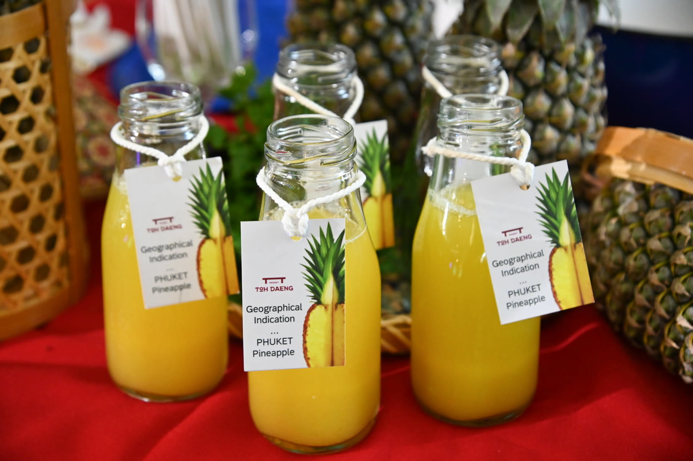 Phuket Pineapple GI juice by Toh Daeng — น้ำสับปะรด GI ภูเก็ต โต๊ะแดง